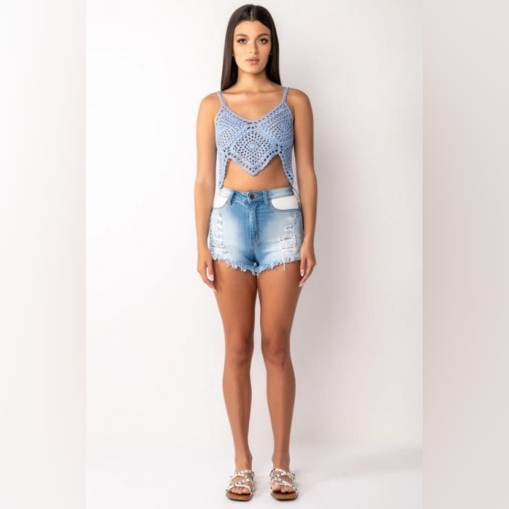 NWT AKIRA Two-Toned Paradise High Rise Denim Shorts, Size Medium